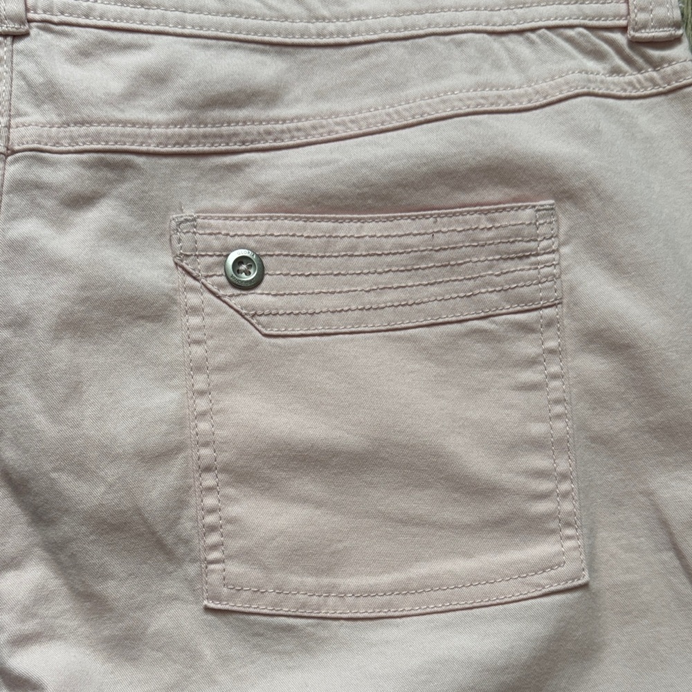 Gloria Vanderbilt Pale Pink Bermuda Shorts Size 16 - Picture 7 of 9